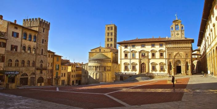 Arezzo Antiques Market Relais Vignale Spa